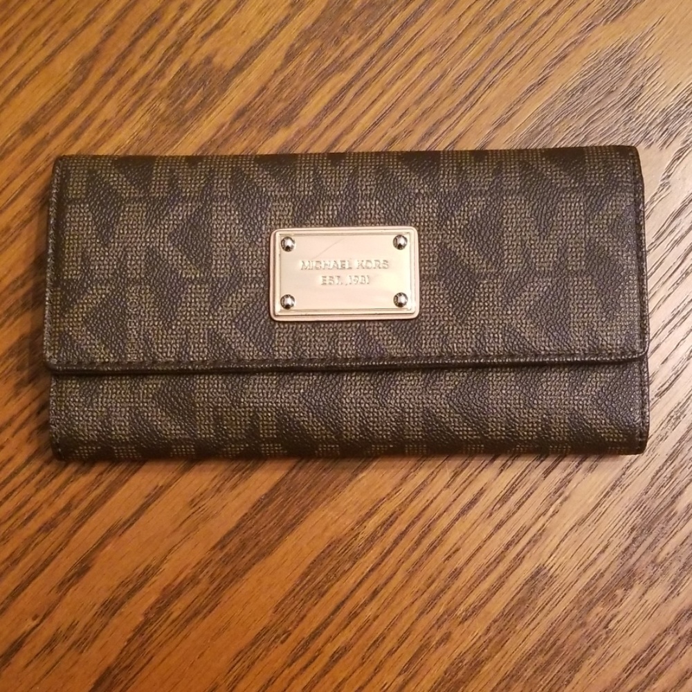 Michael Kors  Trifold Wallet